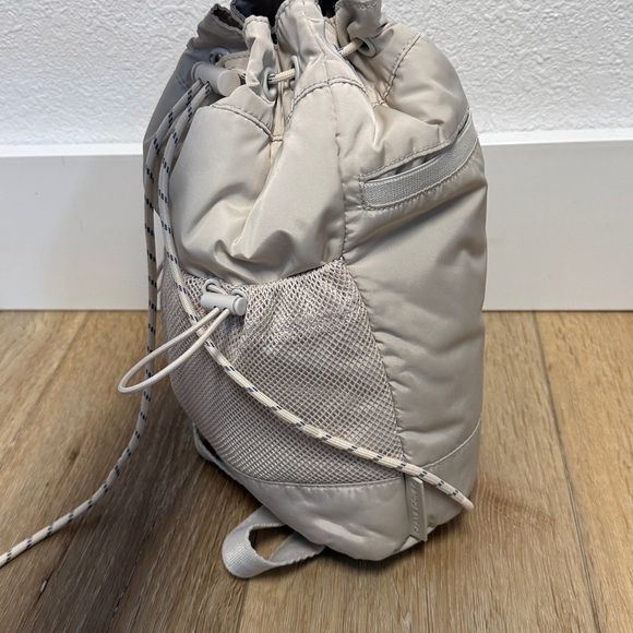 Dagne Dover nova sling bag. Color moonbeam. - Picture 3 of 13